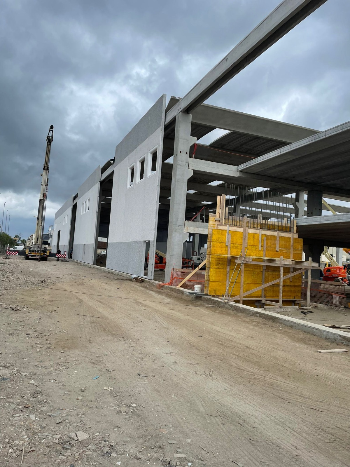 Realizzazione capannoni zona industriale Acerra - Consorzio Artemide - PLM Group